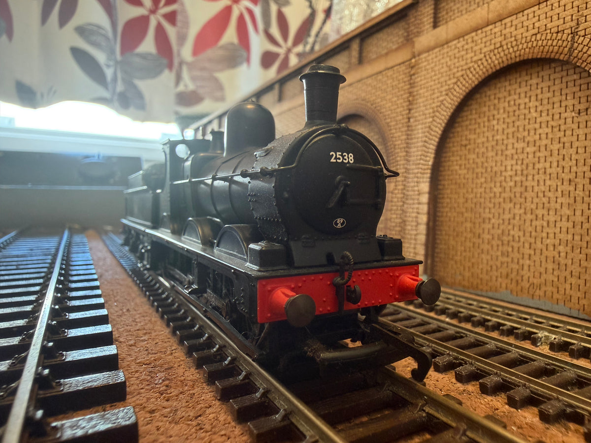 Hornby R2275A (OO) Ex GWR 2301 Class No.2528 in British Railways Unlined Black. (Shed Code, 89A Oswestry Depot) 
