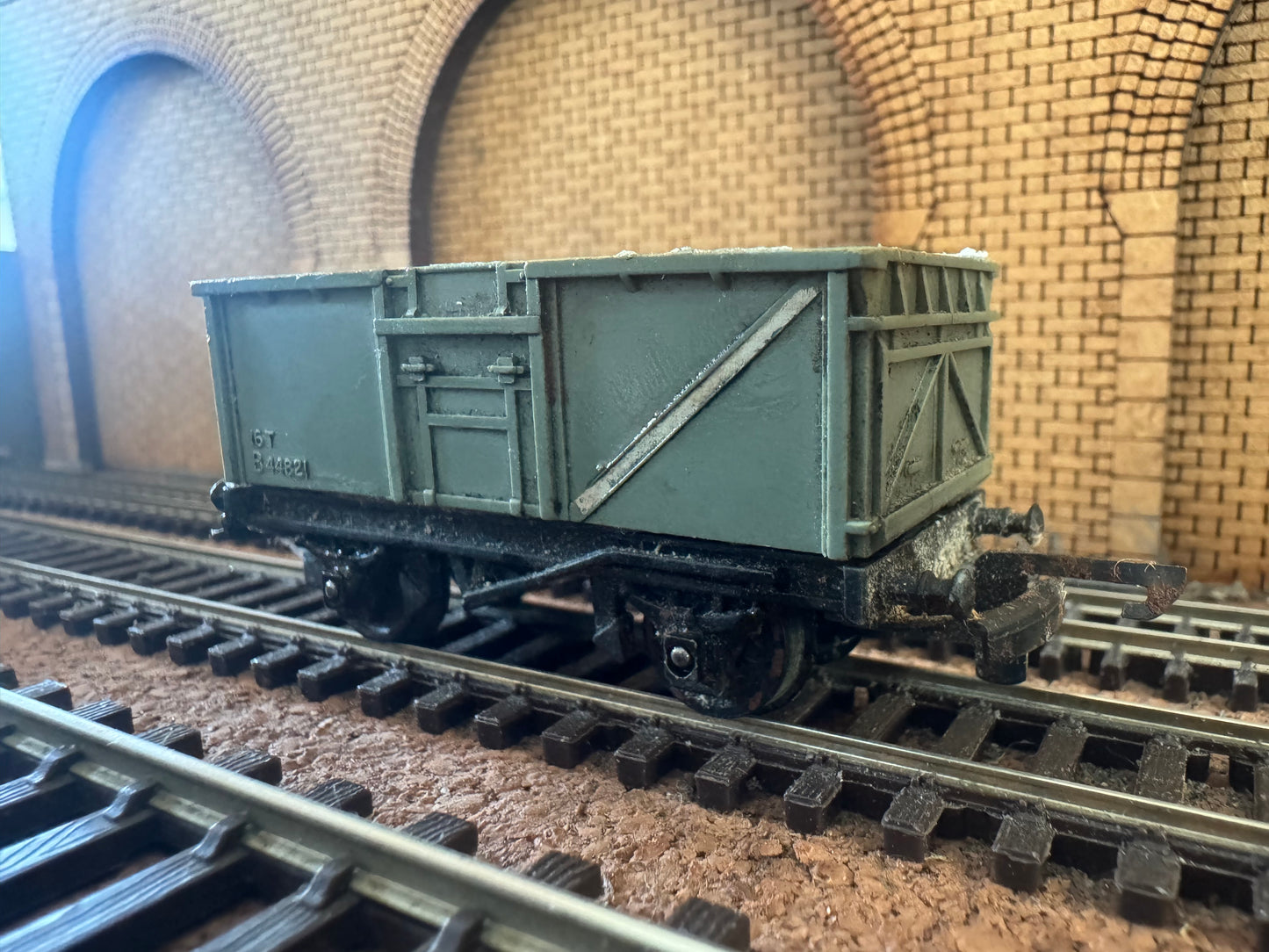 Tri-ang T.70 (TT) British Railways 16T Mineral Wagon No.44821 in BR Grey