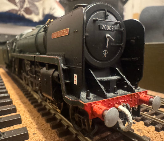 Hornby R2660M (OO) British Railways, 7MT ‘Britannia Class’ No.70003 “John Bunyan” in British Railways Lined Passenger Green. (Shed Code 32A Norwich Thorpe). DCC Ready 