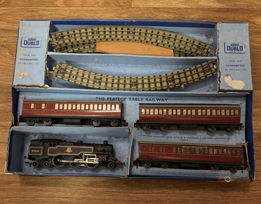Hornby Dublo EDP13 (OO) 2-6-4 Tank Passenger Set, BR