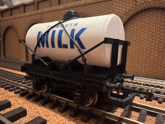 Hornby Thomas & Friends R9299(OO) Tidmouth Milk 12T Tanker 
