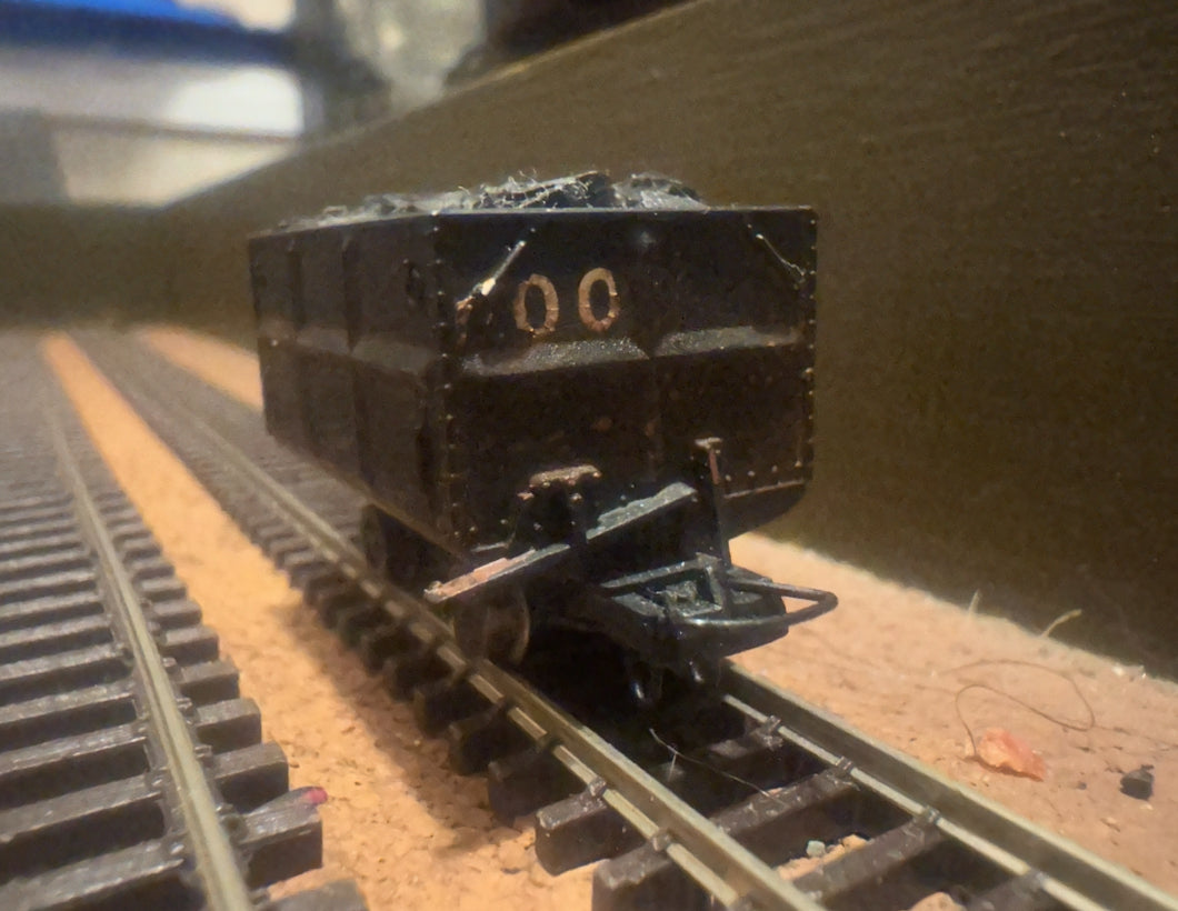Roco RC34499 (HOe) Side Tipping Wagon No.00 Weathered and with load.
