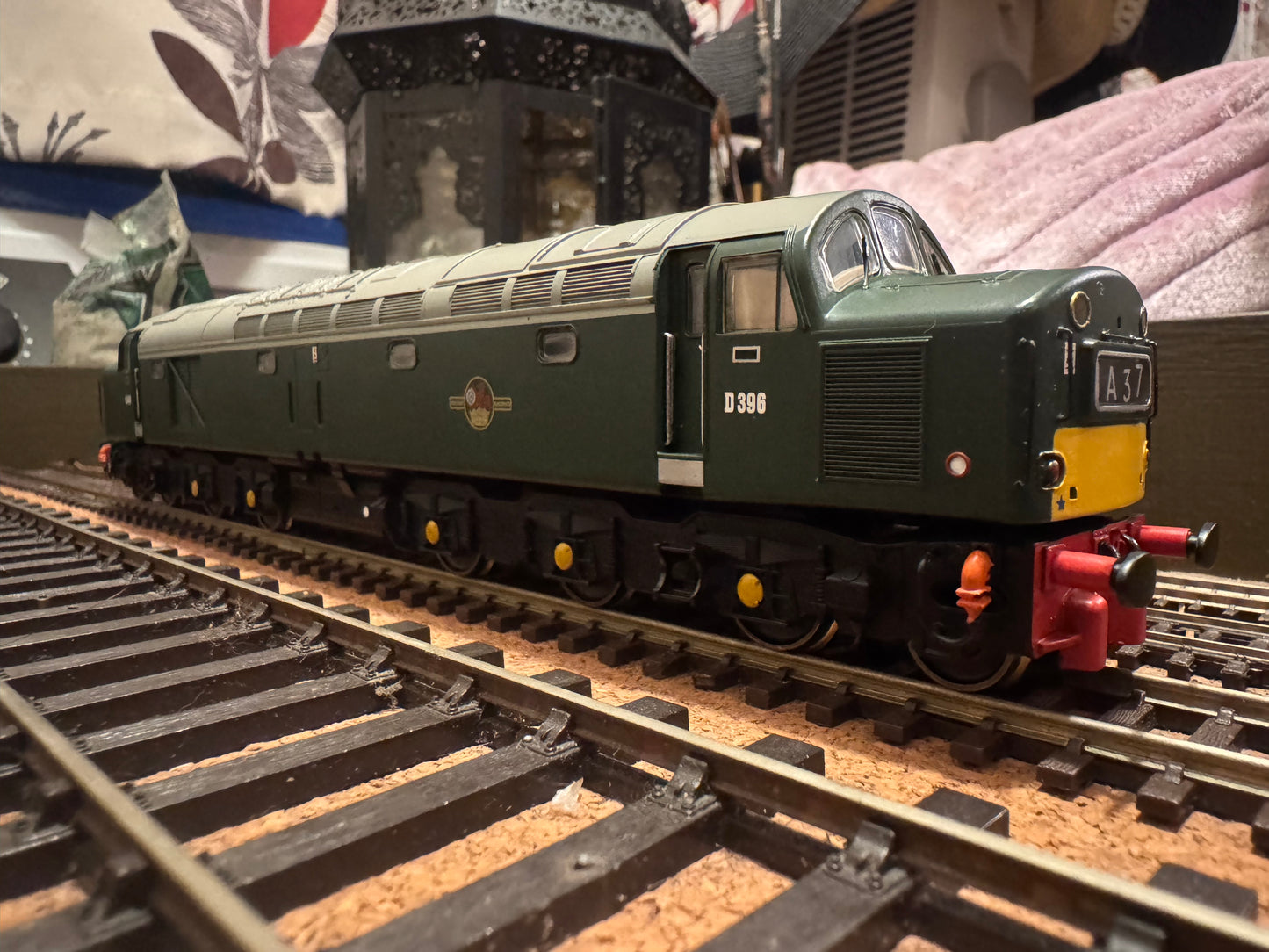 Bachmann 30-090 (OO) Bachmann of Europe 15th Anniversary Limited Edition. Tees-Tyne Pullman Double Set. No.62 of 1000. DCC Ready