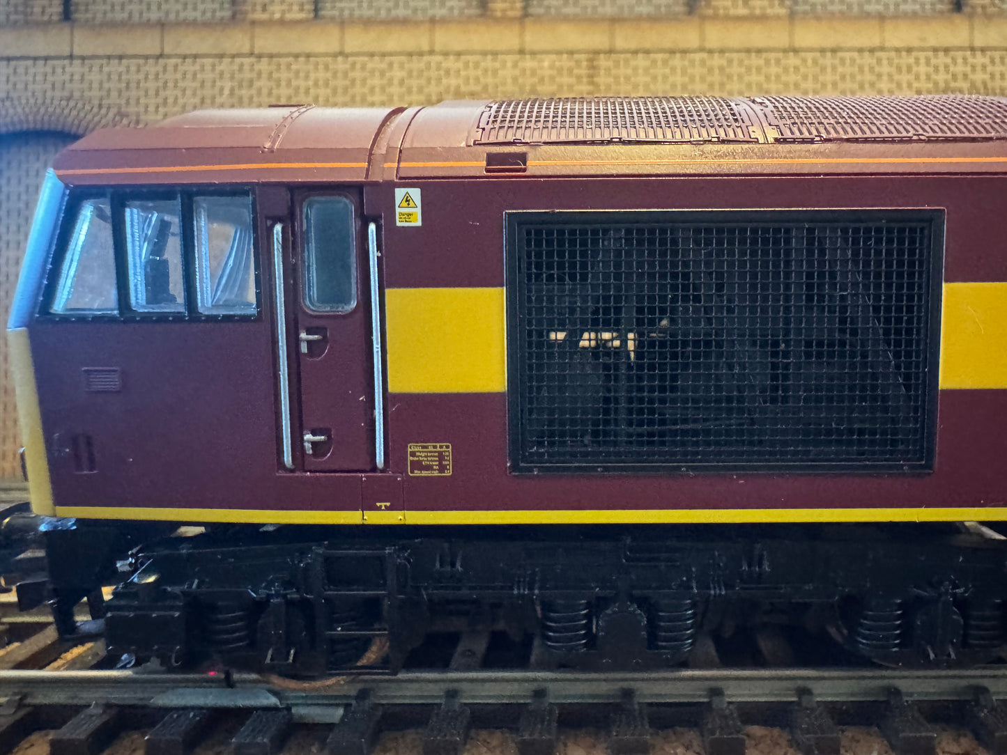 Hornby R2780XS (OO) Ex BR Class 60 No.60048 “Eastern” in EWS livery. DCC Sound Fitted 