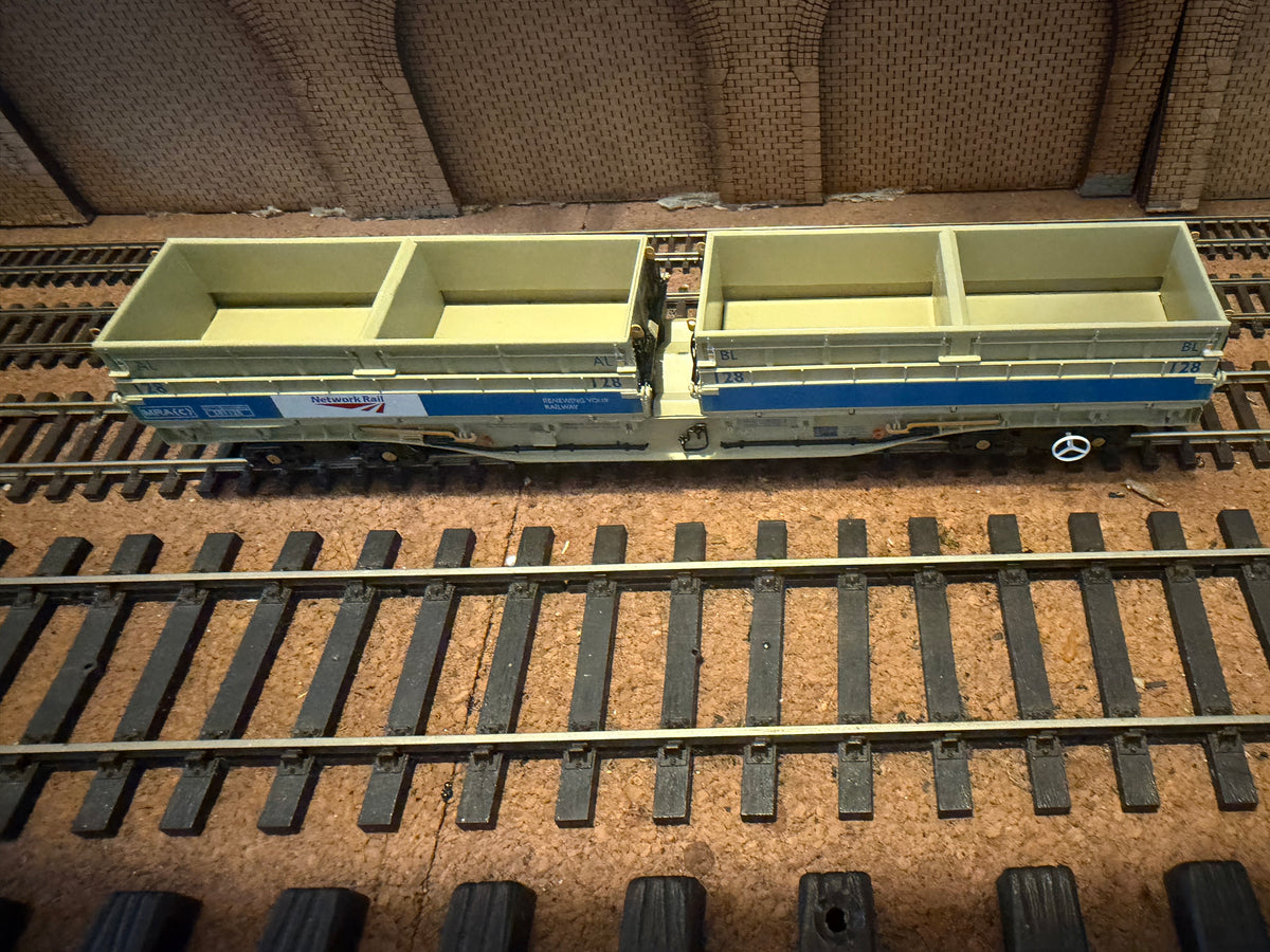 Dapol B859B (OO) Thrall Europa, MRA 57T Bogie Hopper, Full Rake, Pack Of Five in Network Rail Blue and Grey 