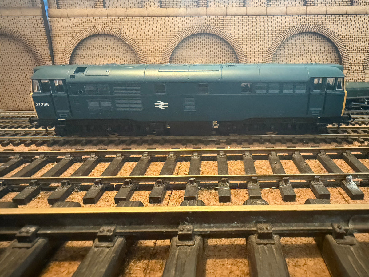 Hornby Railroad R3067 (OO) British Railways Class 31, No.31256 in British Rail Blue. DCC Ready 