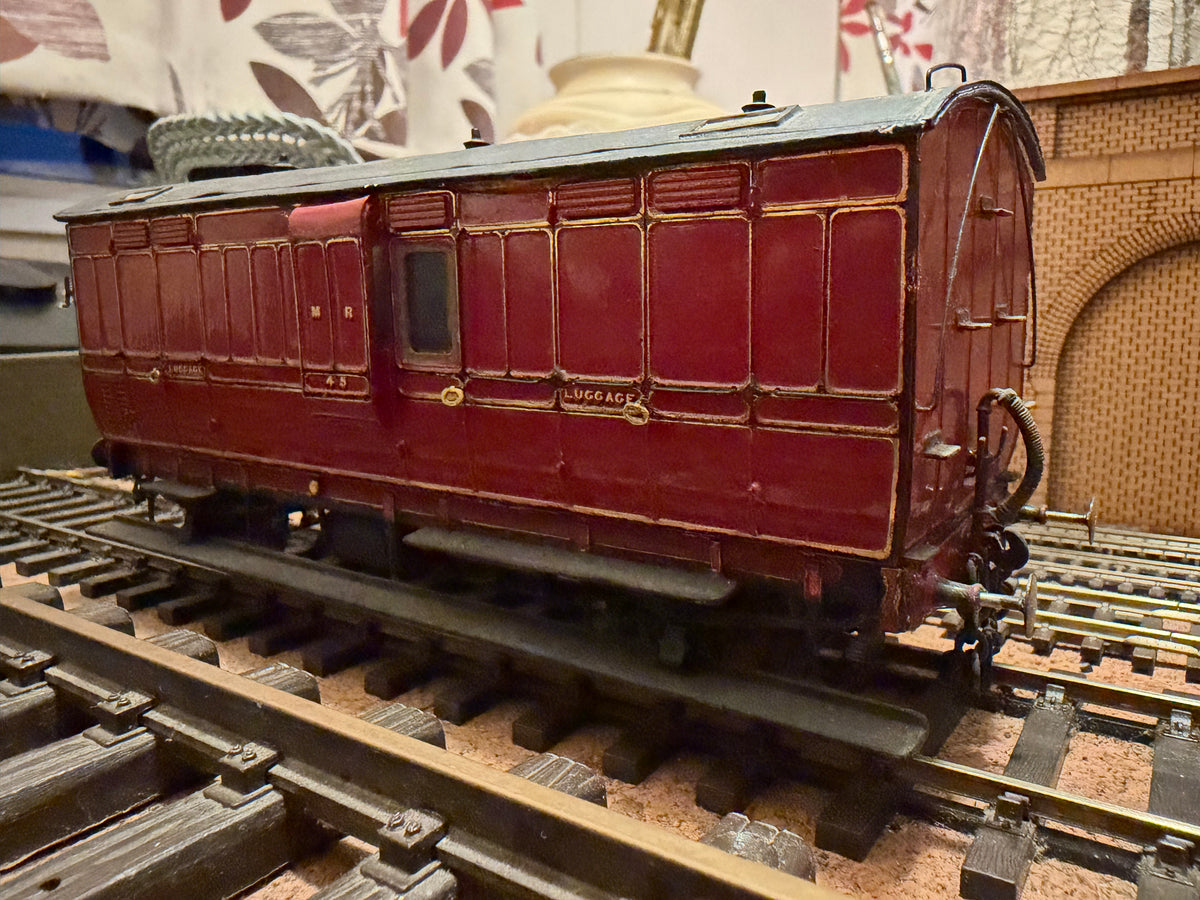 Manufacturer Unknown (O Gauge) Midland Railway, Diagram 529, Twenty five Foot Luggage Brake No.46 in MR Lined Crimson Lake. 