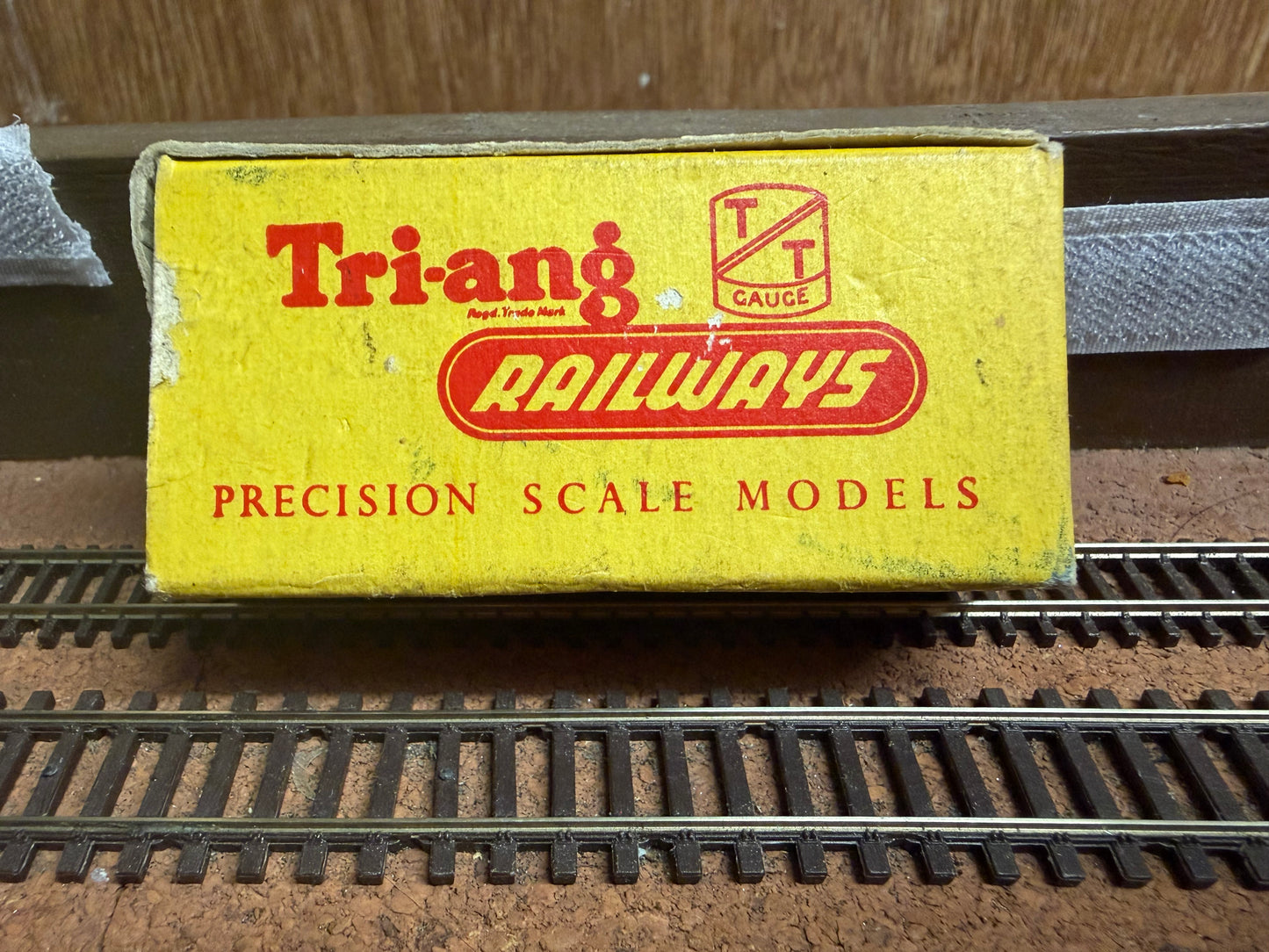 Tri-ang T.77 (TT) British Railways 8T Cattle Wagon No.B3778 in BR Bauxite 