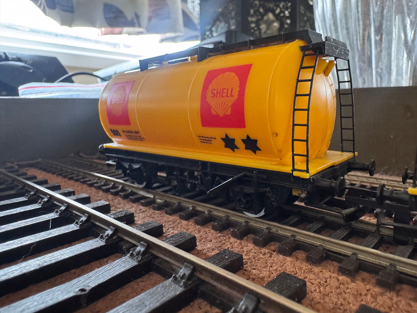 Hornby R132 (OO) Shell TTA Tank Bundle 