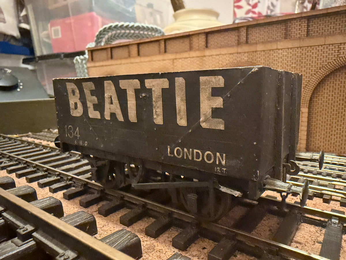 Manufacturer Unknown (O Gauge) Weathered Beattie Seven Wagon No.134 