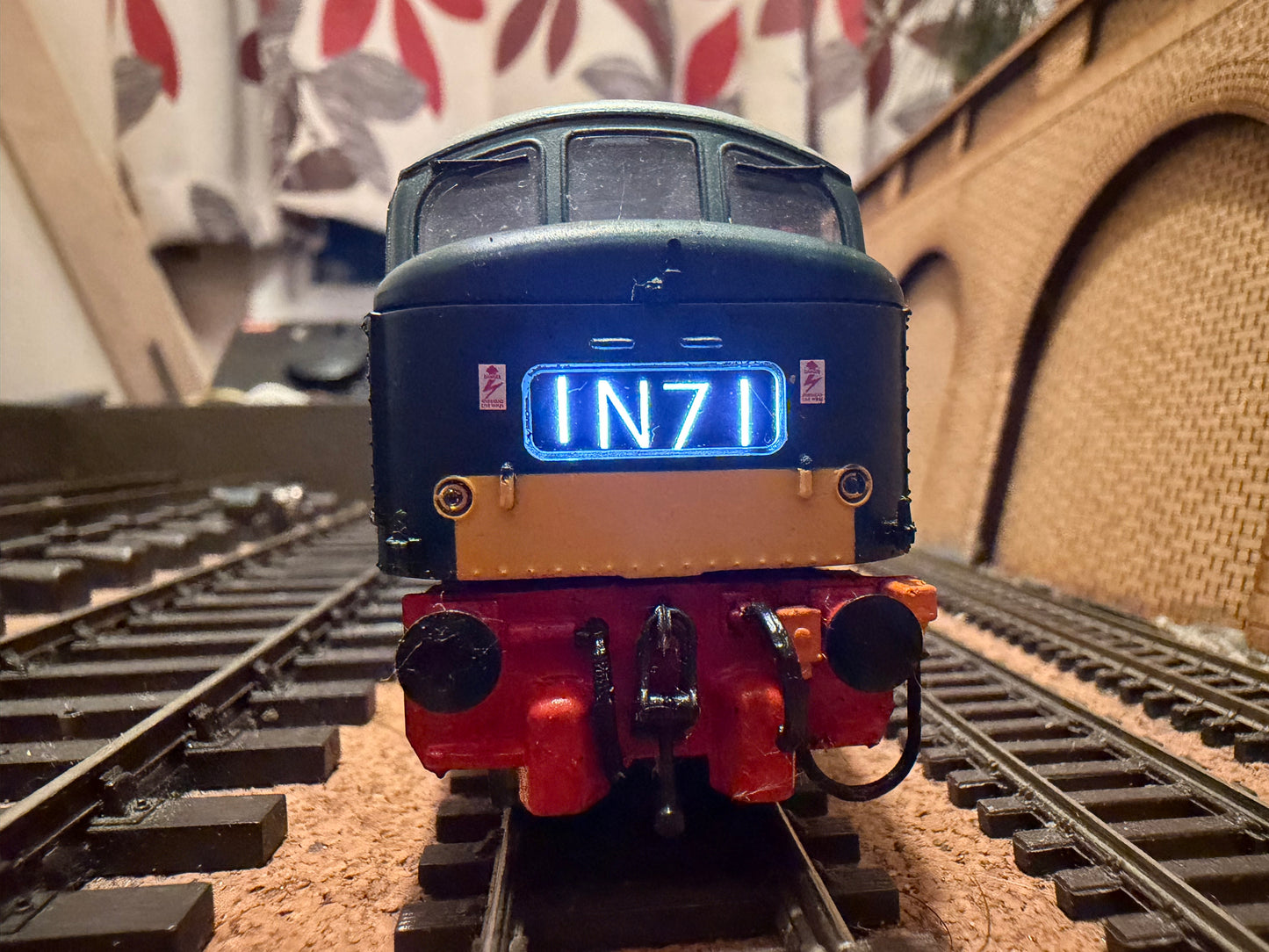 Bachmann 32-702DC (OO) British Railways, Sulzer / Brush Type 4 [Class 46] ‘Peak’ D188 in BR Green with small yellow ends. DCC Fitted 