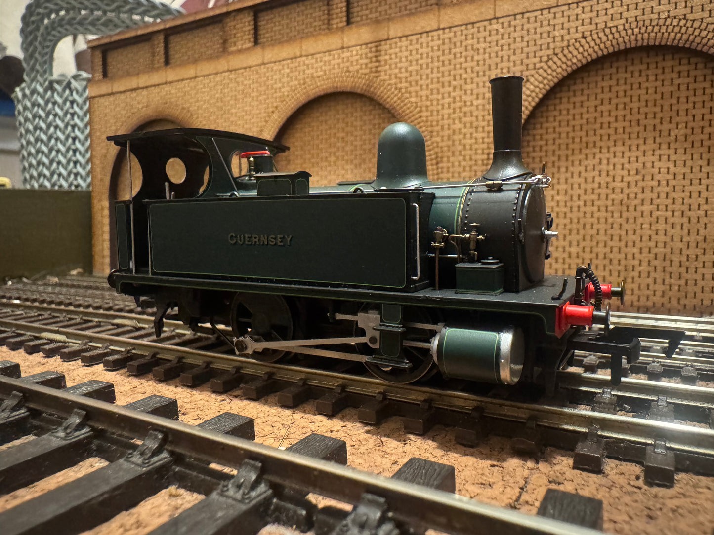 Dapol 4S-018-007 (OO) London South Western Railway B4 Dock Tank “Guernsey” in LSWR Southampton Docks Lined Dark Green. DCC Ready 