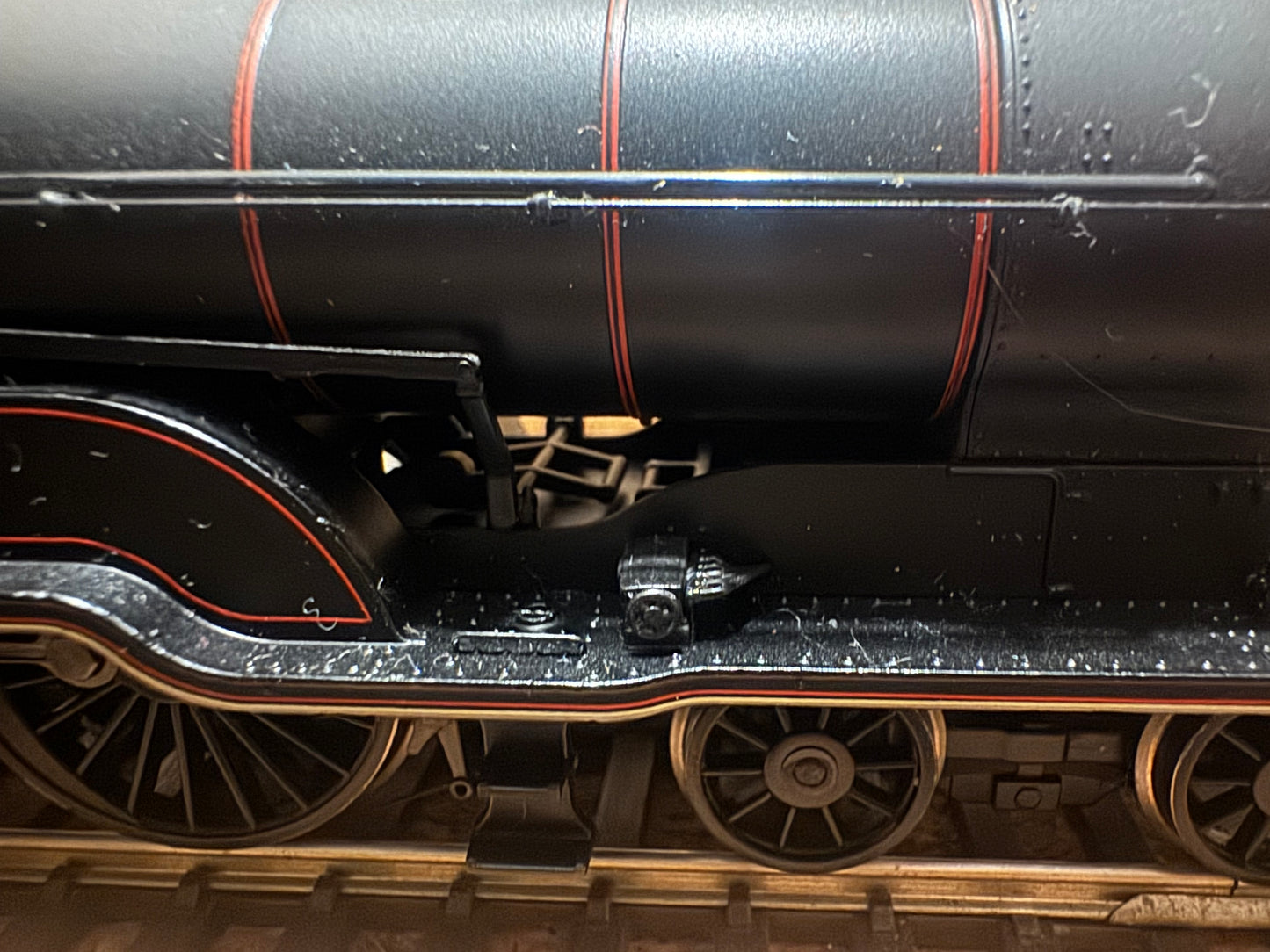 Bachmann 31-135 (OO) Ex LNER D11/2 ‘Scottish Director’ No.62690 “Lady Of The Lake” in British Railways Lined Black. (Shed Code 64B, St Rollox Depot) DCC Ready 