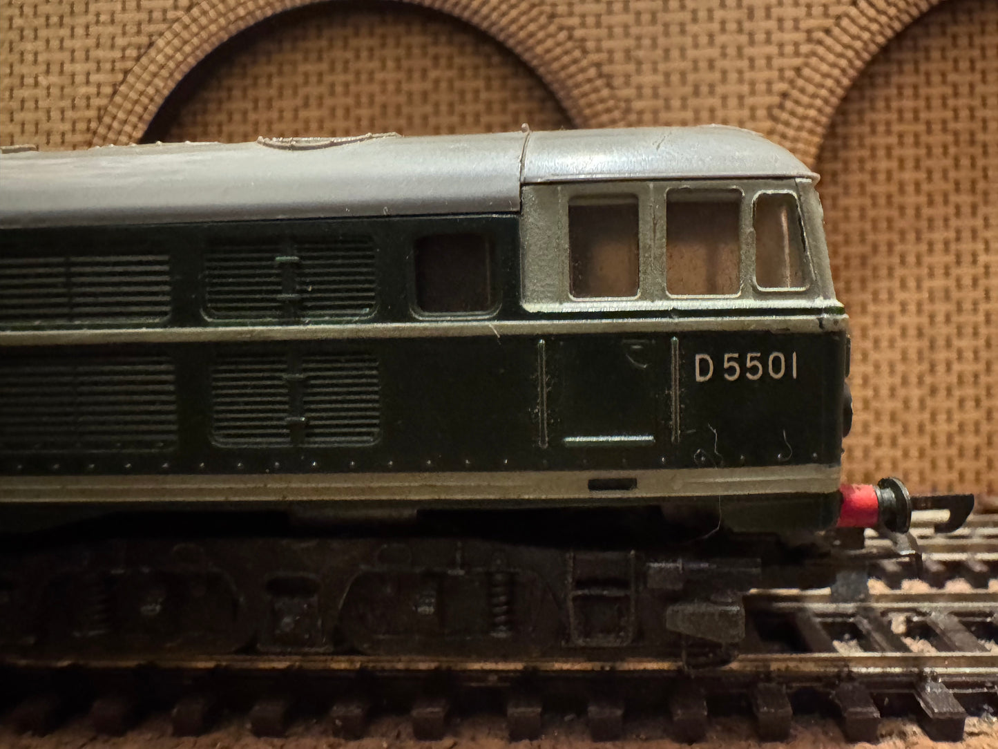 Tri-ang T.96 (TT) British Railways / Brush Type Two, No.D5501 in BR Green & White Waste-band & Headcode Discs 