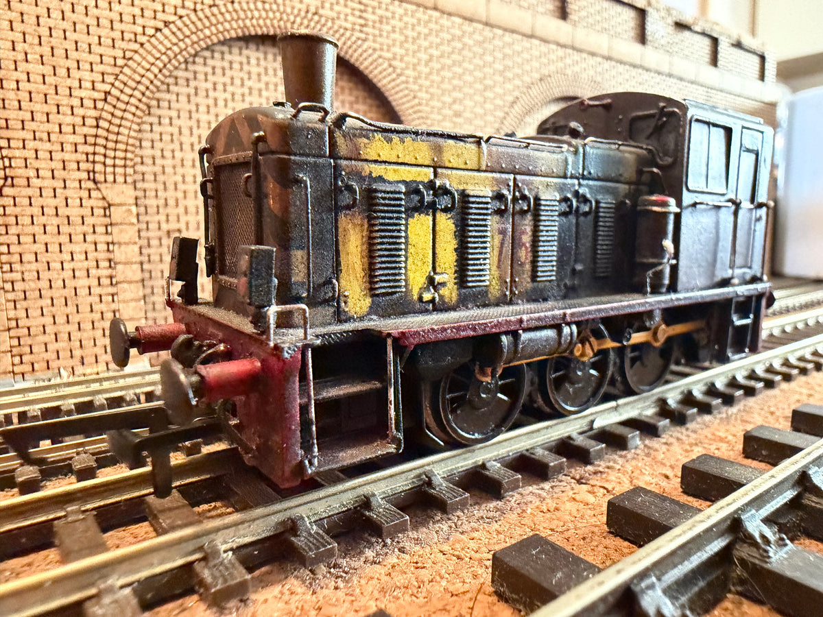 Bachmann 31-362B (OO) Ex British Railways 03 Diesel Mechanical Shunter No.75 in extremely heavily weathered Corus livery. DCC Ready 