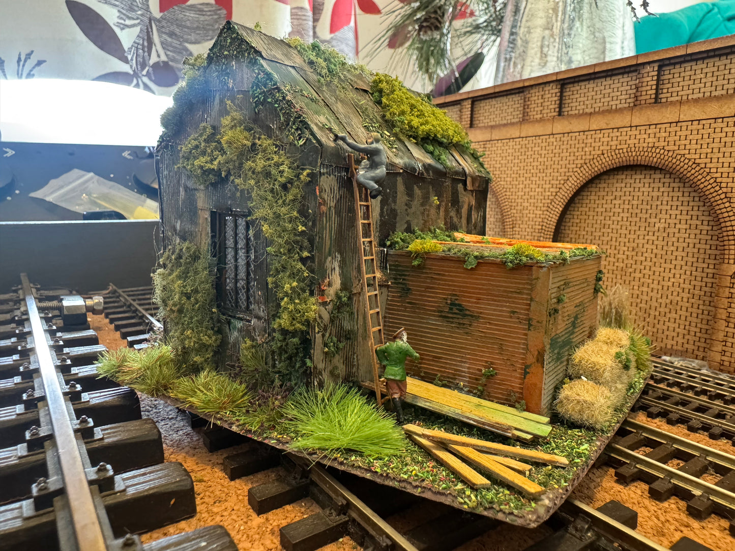 McMillian Models (1:76, OO, OO9) WW1 May Barn Diorama 