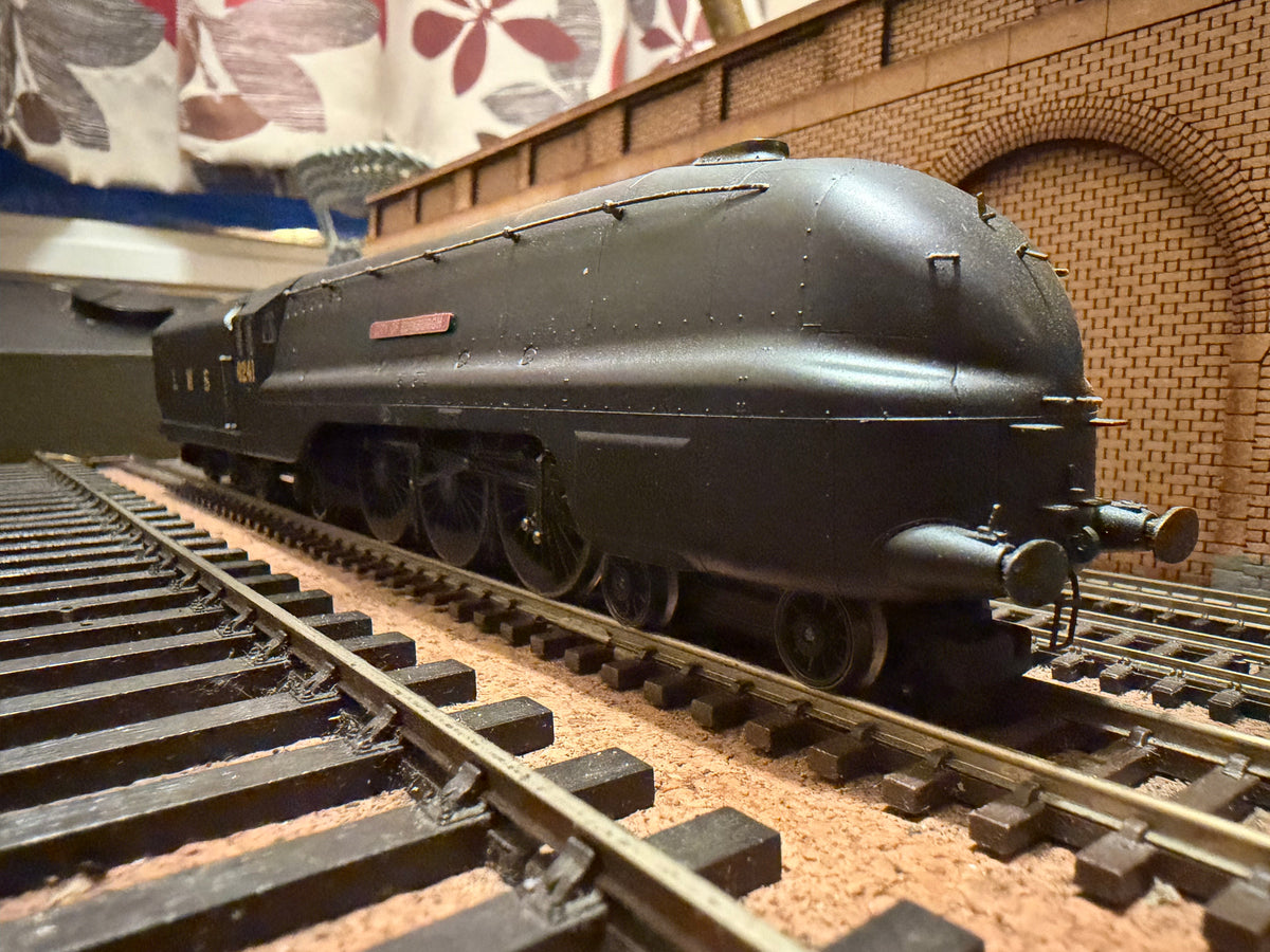 Hornby R2270 (OO) London Midland & Scottish Railway, 7P Streamlined ‘Princess Coronation’ No.6241 “City of Edinburgh” in LMS Wartime Black. DCC Ready 