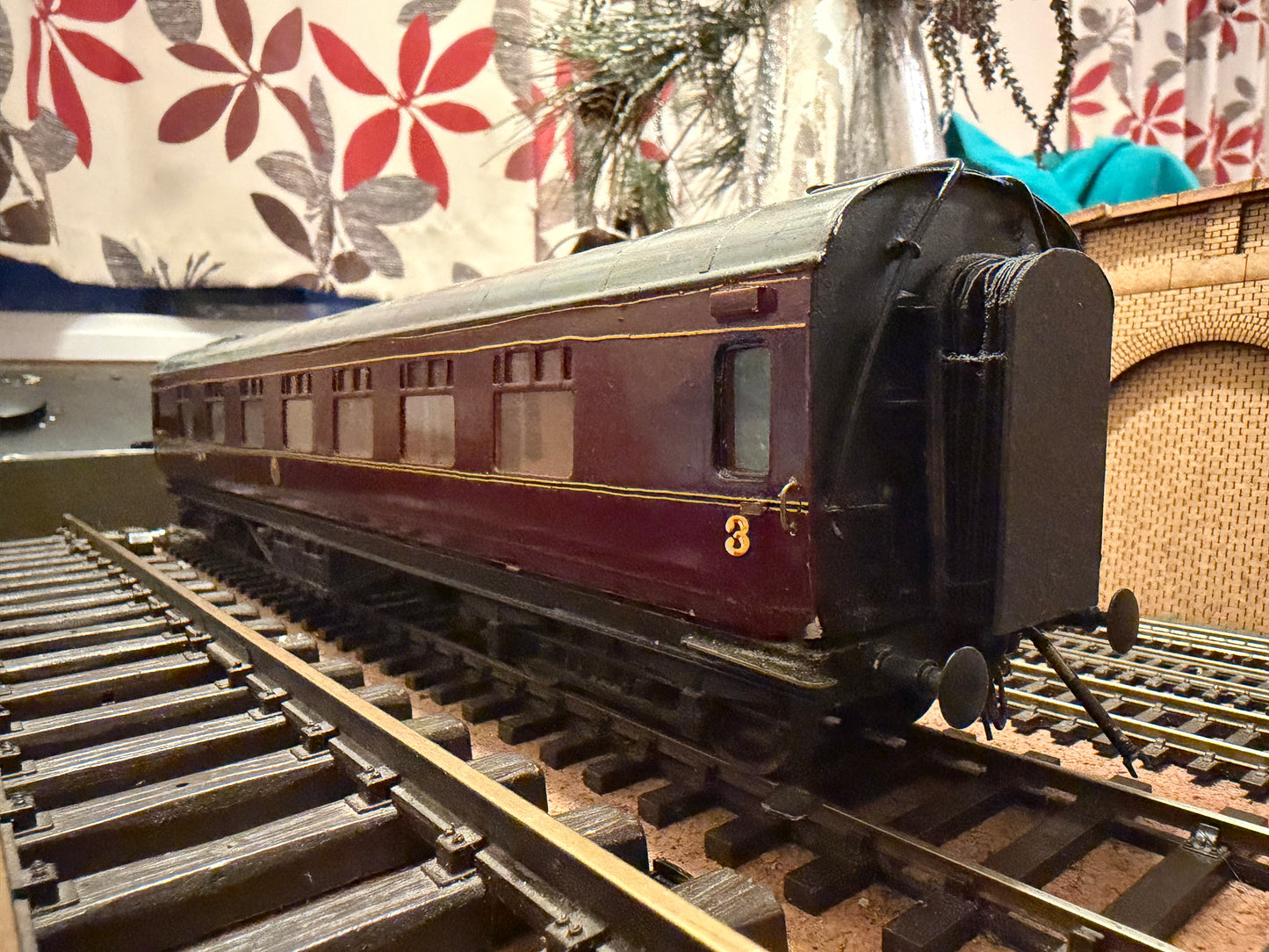 Exley (O) London Midland & Scottish Railway ‘Stanier’ Corridor Composite No.1793 in LMS Crimson 