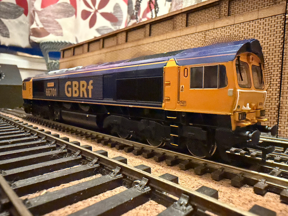 Bachmann 32-727 (OO) General Motors / GBRf, Class 66 No.66701 “Whitemoor” in GBRf Blue & Yellow. DCC Ready