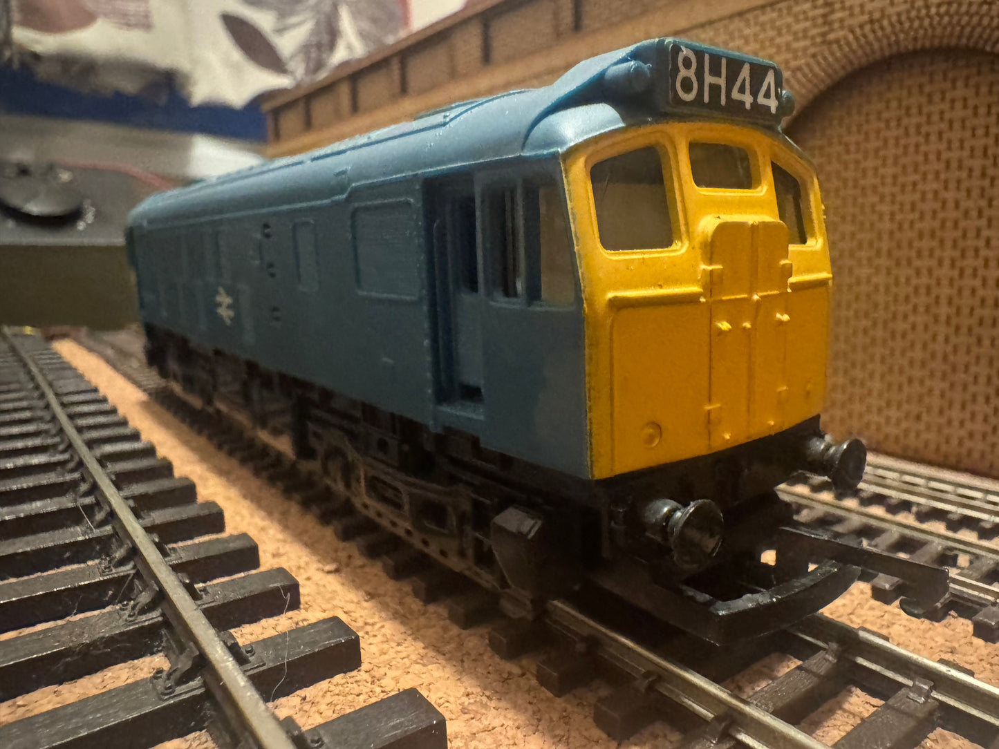 Hornby R068 (OO) British Railways Class 25/2 No.25247 in British Rail Blue. DCC Fitted