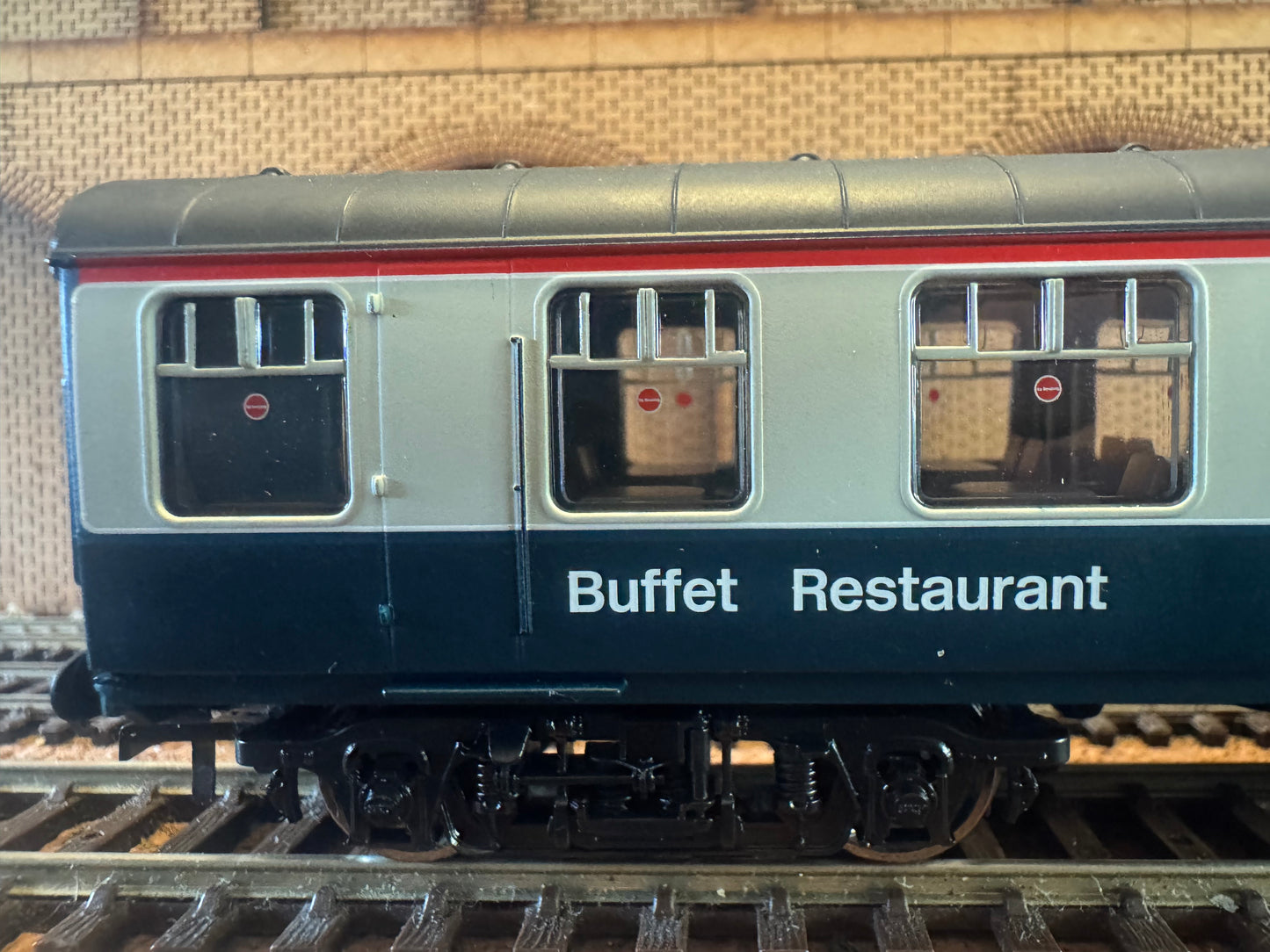 Hornby R4973A (OO) British Railways MK1 Restaurant Buffet Car No.M1657 in British Rail Blue Grey