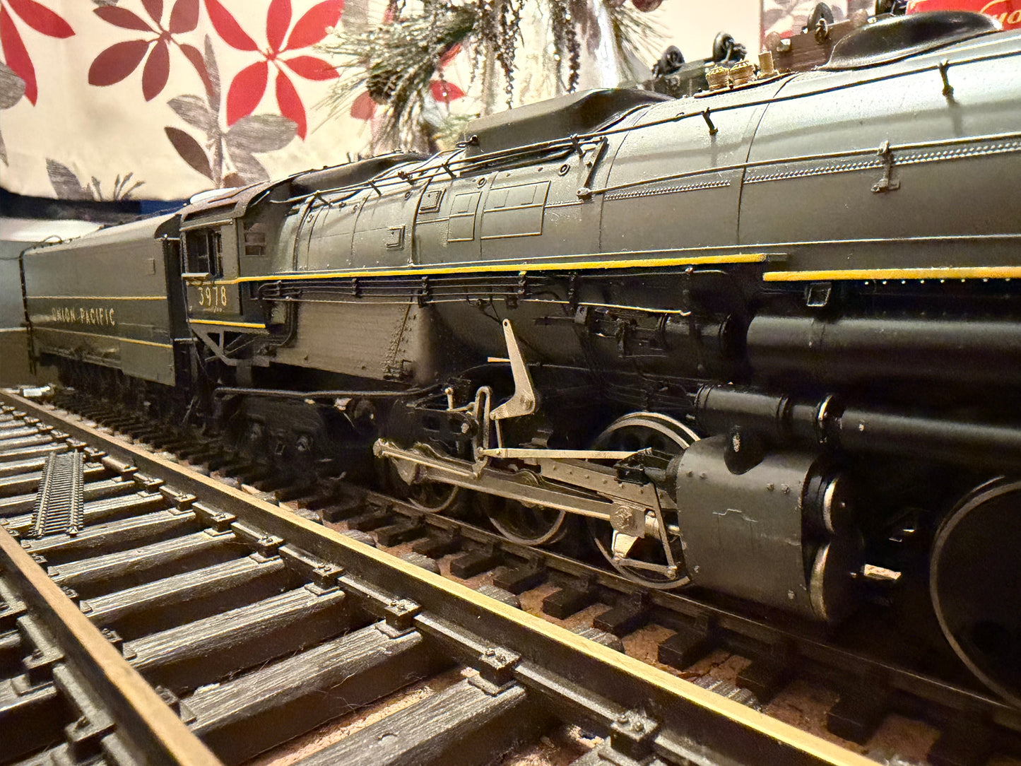 Key Imports / Samhongsa (O Gauge) Union Pacific Railroad, Oil Fired Challenger Class No.3978 in Late Union Pacific Two-Tone Grey. Limited Edition 