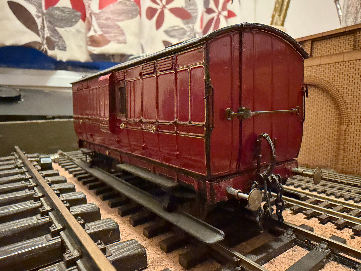 Manufacturer Unknown (O Gauge) Midland Railway, Diagram 529, Twenty five Foot Luggage Brake No.46 in MR Lined Crimson Lake. 