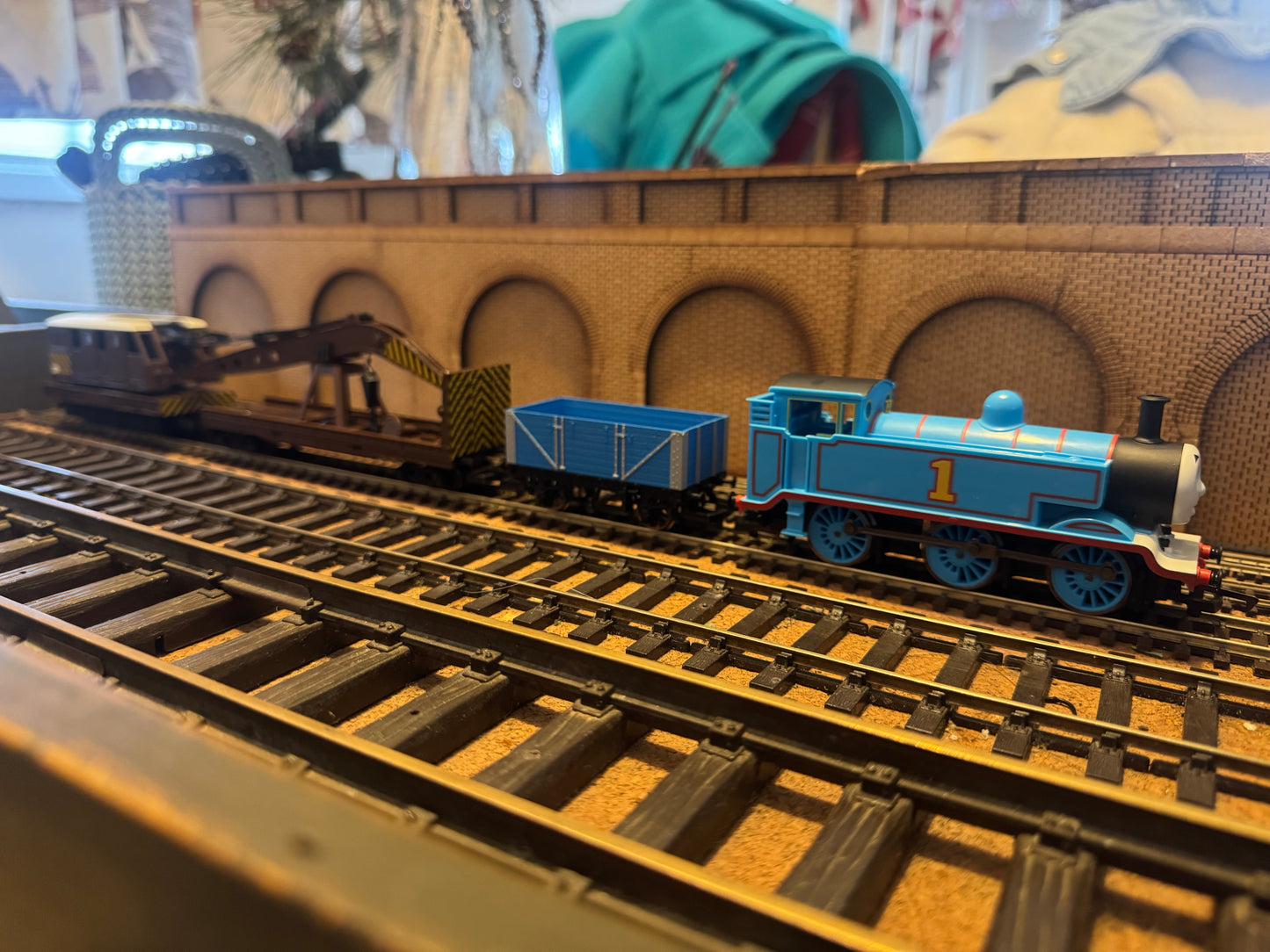 Hornby Thomas & Friends R9699 (OO) Thomas & The Breakdown Train Starter Set. 