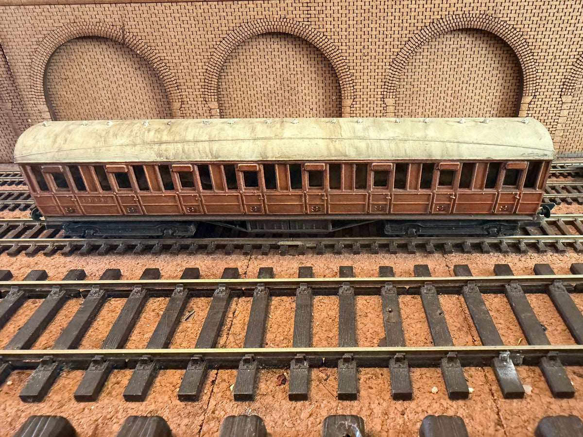 Ian Kirk (OO) Scratch Built (OO) London North Eastern Railway, Gresley Third Class Suburban Coach (No Number) in Weathered LNER Varnished Teak 