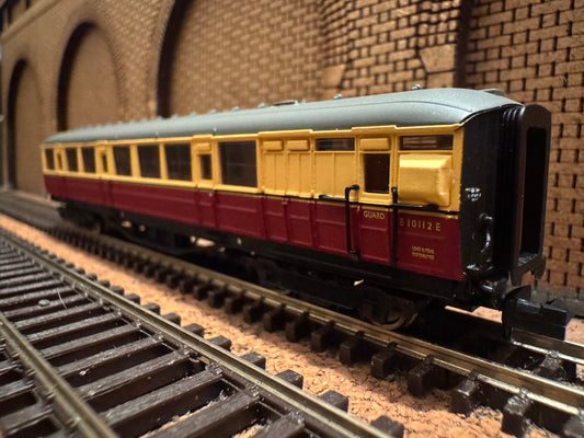 Dapol NC-61D (N Gauge) Ex LNER ‘Gresley’ Corridor Brake Second No.E10112E in British Railways Blood and Custard Livery 
