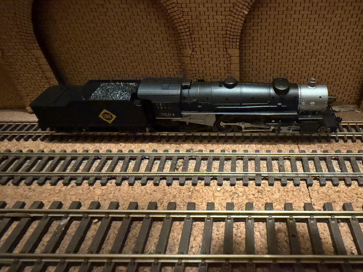 Kato 126-0202 (N Scale) United States Railroad Administration, Heavy Mikado No.3204 in Erie Railroad Livery 