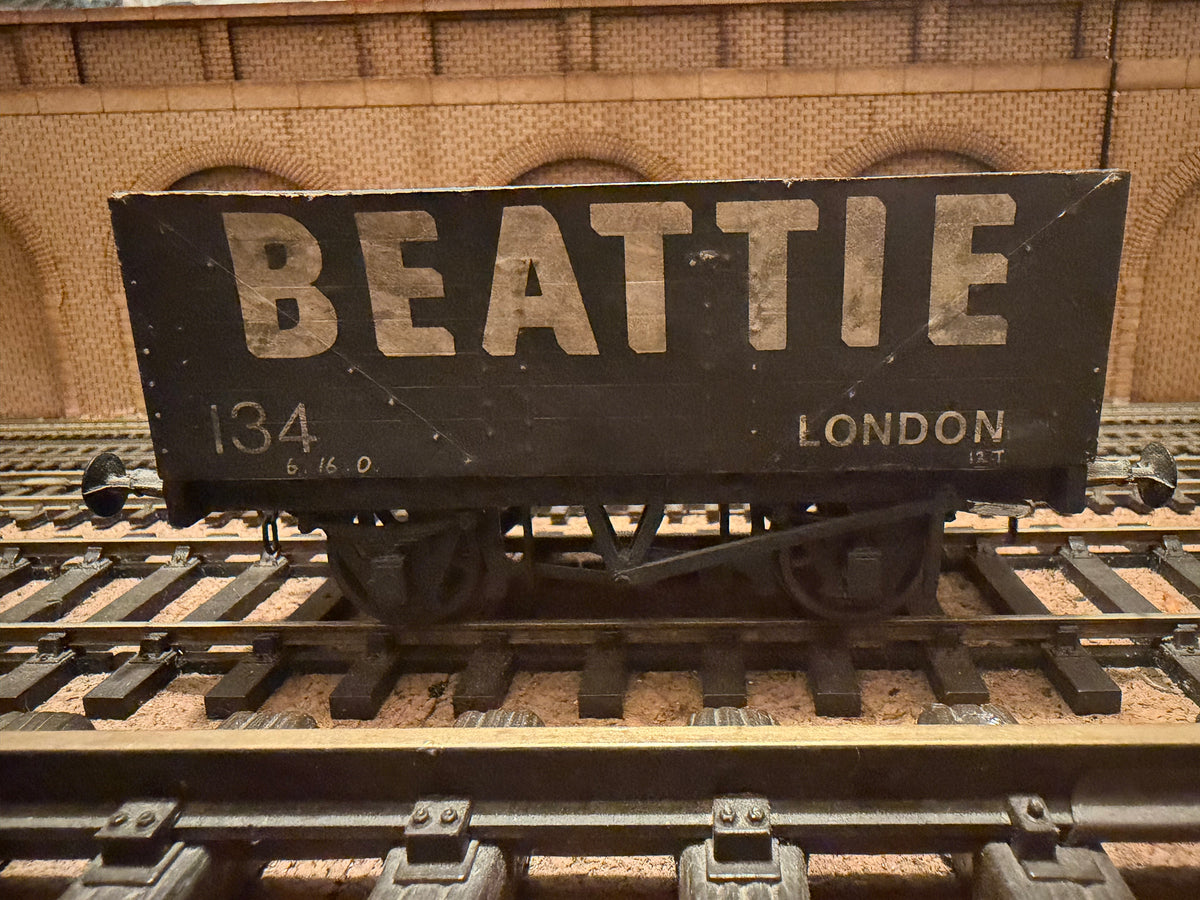 Manufacturer Unknown (O Gauge) Weathered Beattie Seven Wagon No.134 