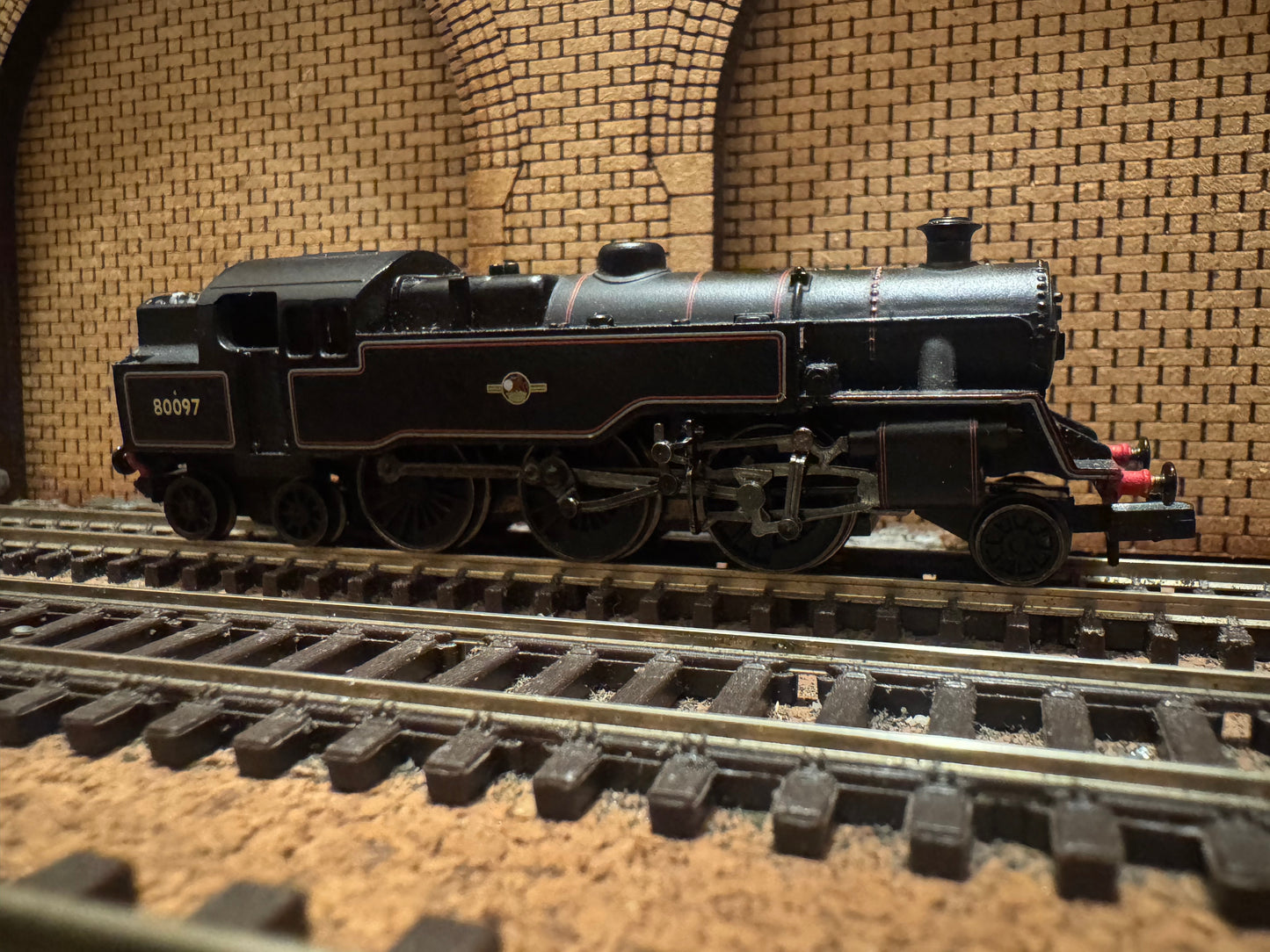 Graham Farish 372-525 (N Gauge) British Railways Standard 4MT Tank No.80097 in Lined BR Black. (Shed Code, 33A Plaistow Depot) 