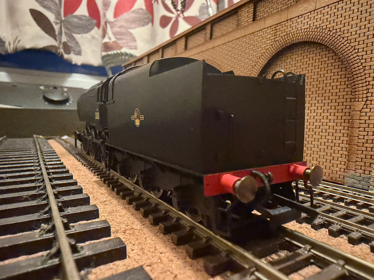 Hornby R3011 (OO) Ex SR ‘Bulleid’ Q1 No.33005 in British Railways Unlined Black. (Shed Code, 71A Eastleigh Depot) DCC Ready 
