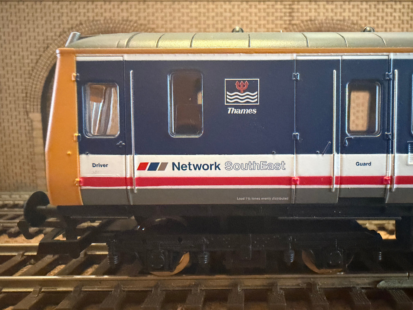 Hornby R2508 (OO) British Railways Class 121 ‘Bubble Car’ No.121031 in Network SouthEast Livery. DCC Ready 