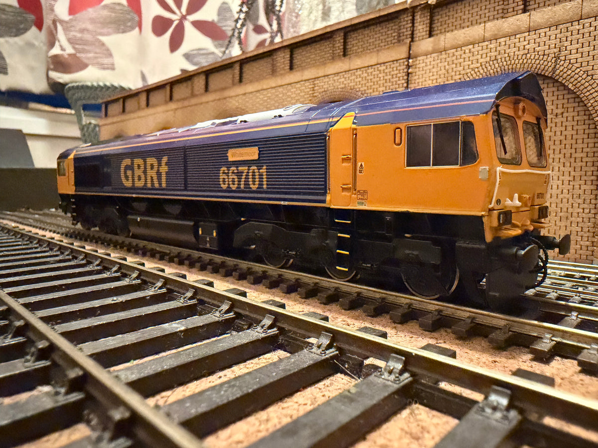 Bachmann 32-727 (OO) General Motors / GBRf, Class 66 No.66701 “Whitemoor” in GBRf Blue & Yellow. DCC Ready