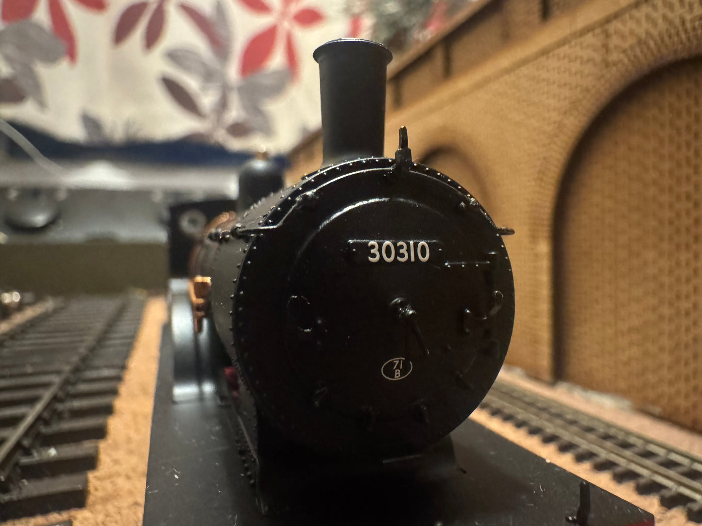 Hornby R2713 (OO) Ex LSWR / SR Drummond T9 ‘Greyhound’ No.30310 in British Railways Lined Black. (Shed Code 71B, Bournemouth Depot) DCC Ready 