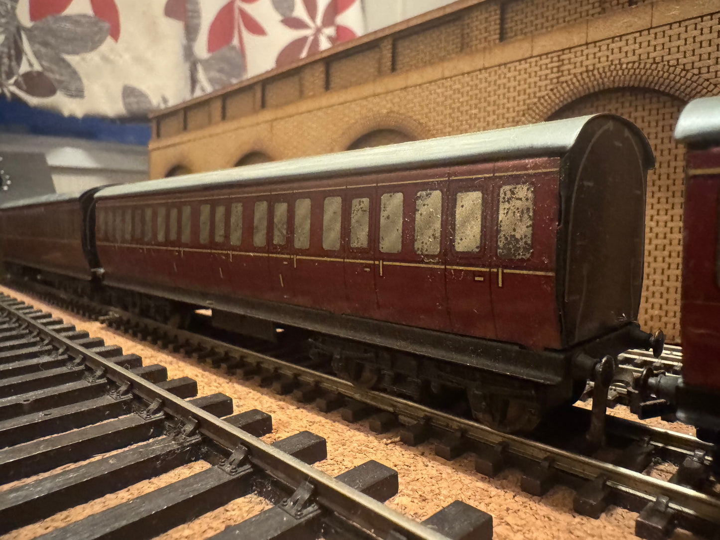 Hornby Dublo EDP13 (OO) 2-6-4 Tank Passenger Set, BR