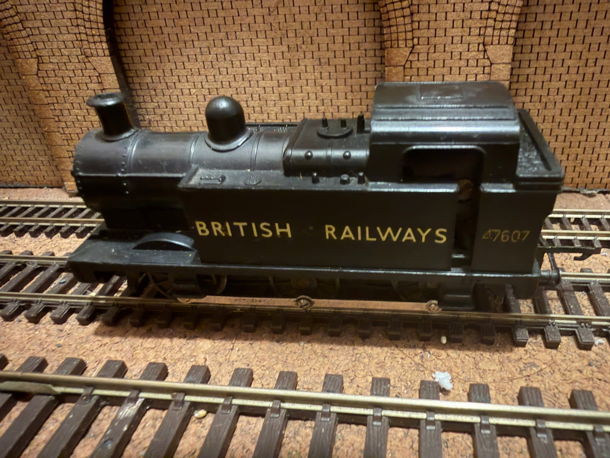 Tri-ang T.90 (TT) Ex LMS, Fowler 3F ‘Jinty’ No.47607 in early British Railways Unlined Black 