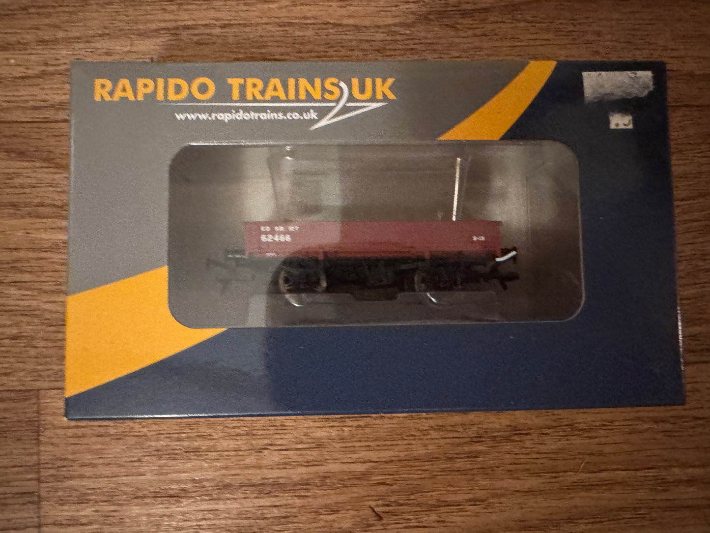 Rapido 928007 (OO) Ex SECR Two Plank Open Ballast Wagon No.62466 in Southern Railway post 1936 Red Oxide. 