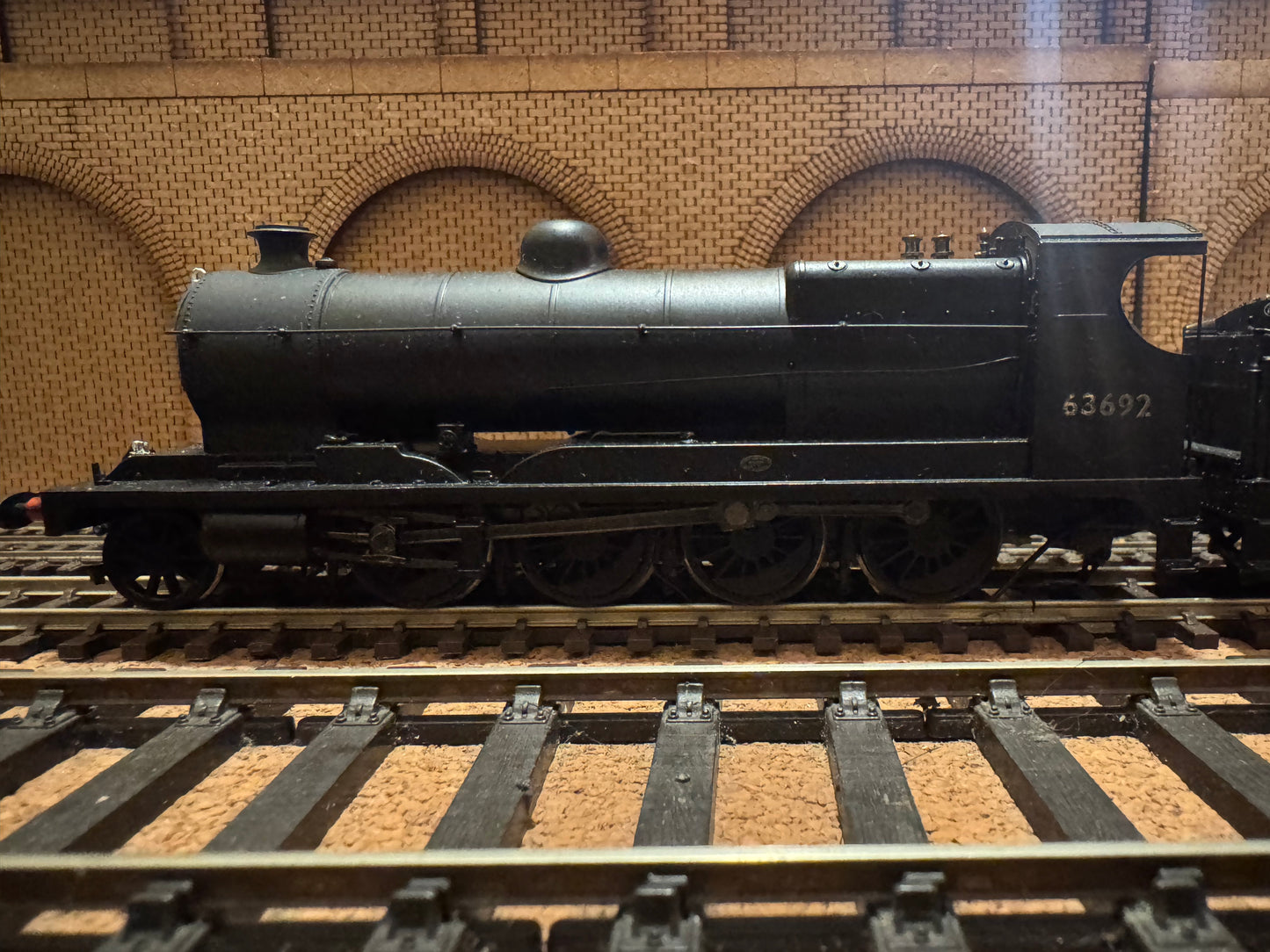 Bachmann 31-005 (OO) Ex GCR / LNER, O4 No.63692 in Weathered British Railways Black. (Shed Code 36C, Fordingham Depot) DCC Ready