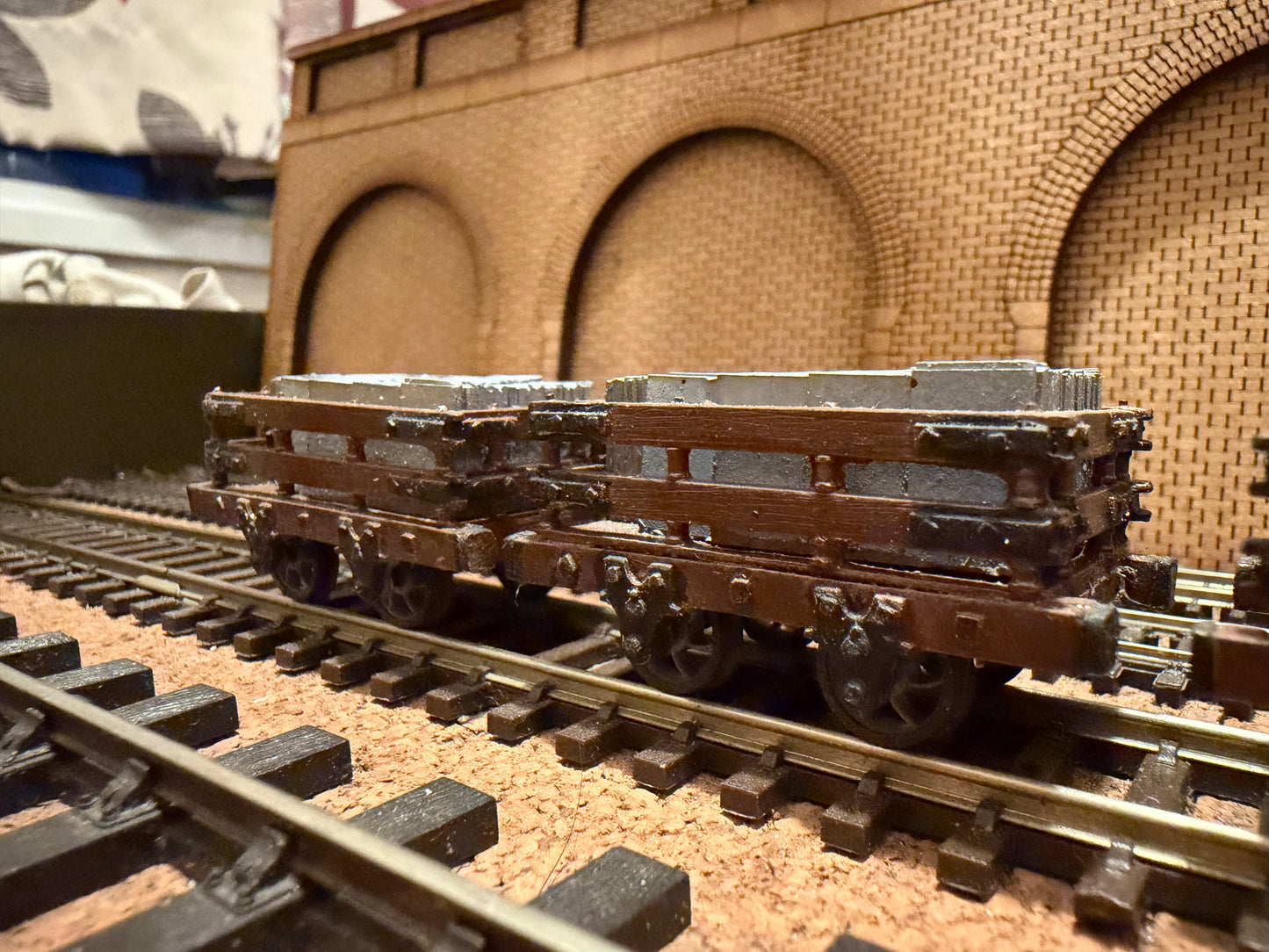 Manufacturer Unknown (On30 / NG7) Talyllyn Slate Wagons. Rake of Four with Load 