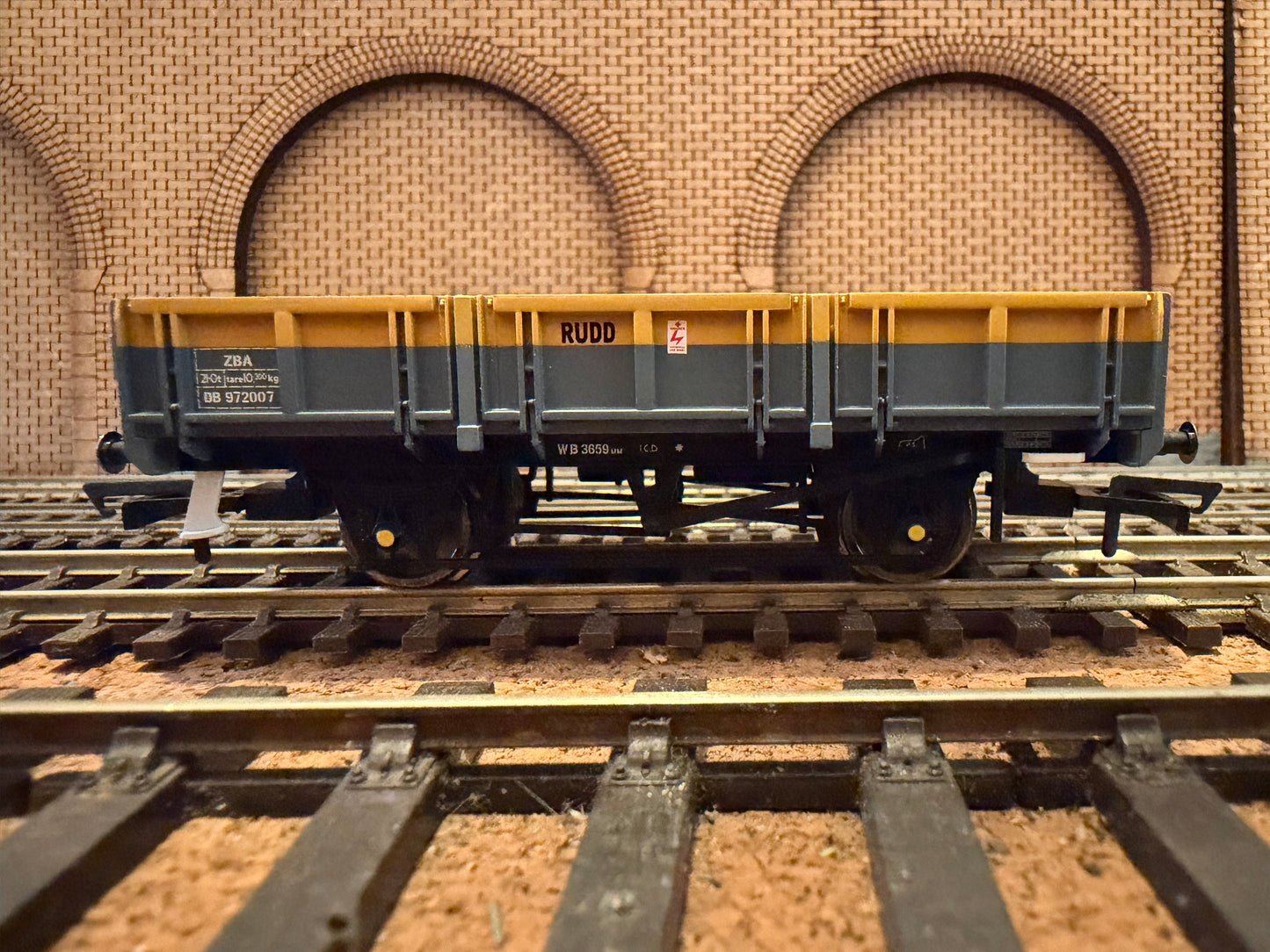 Hornby R6415 (OO) British Rail ZBA 21T (RUDD) No.DB972007 in BR ‘Dutch’ Livery. 
