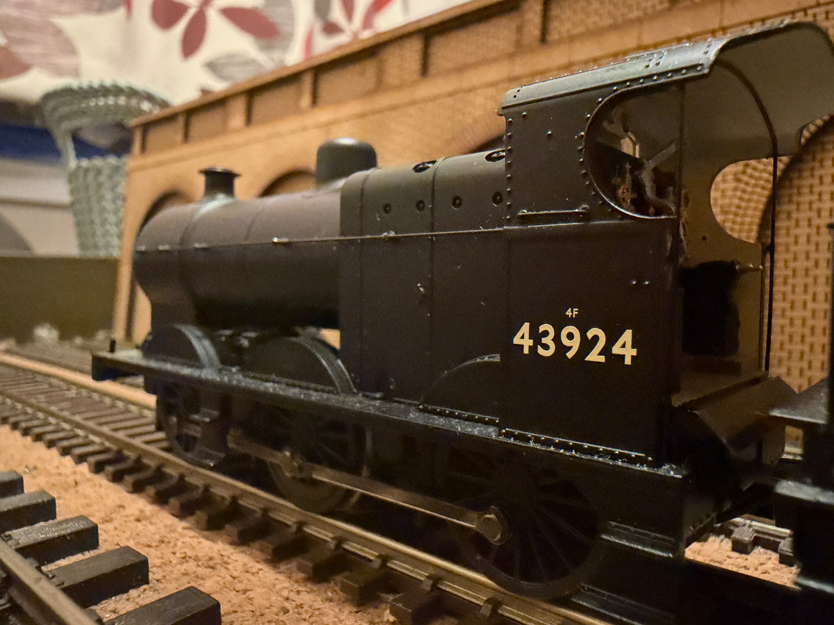 Bachmann 31-882 (OO) Ex MR / LMS, ‘Fowler’ 3835 Class / 4F No.43924 in British Railways Unlined Black. (Shed Code 82E, Bristol Barrow Road Depot) DCC Ready 