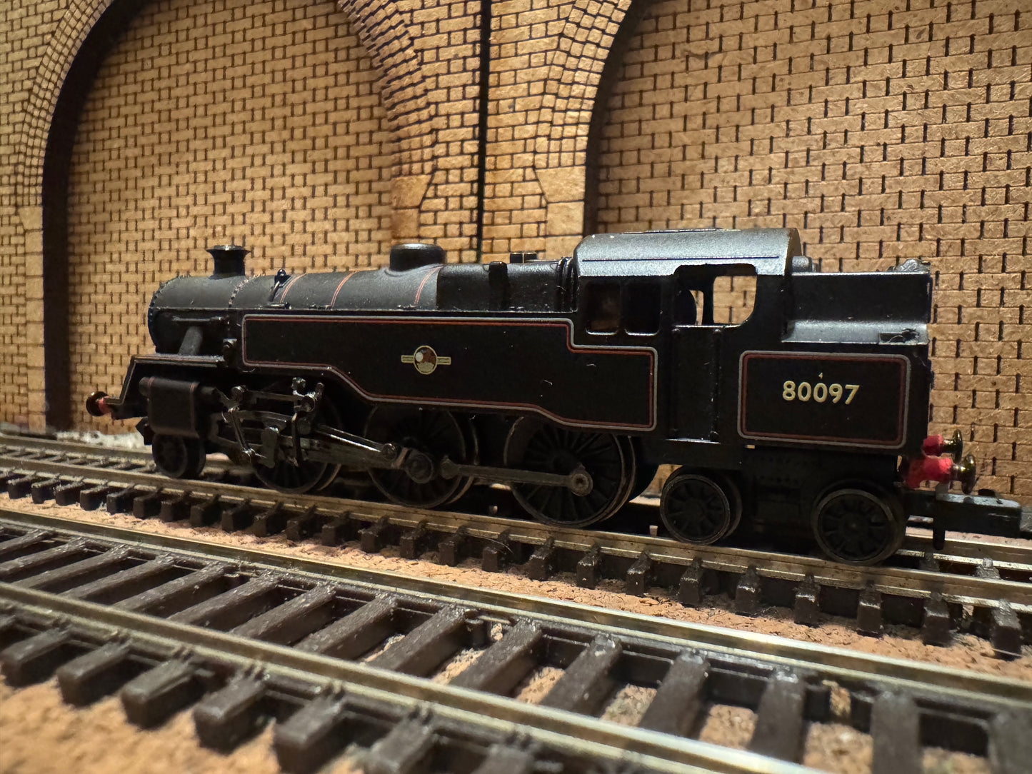 Graham Farish 372-525 (N Gauge) British Railways Standard 4MT Tank No.80097 in Lined BR Black. (Shed Code, 33A Plaistow Depot) 