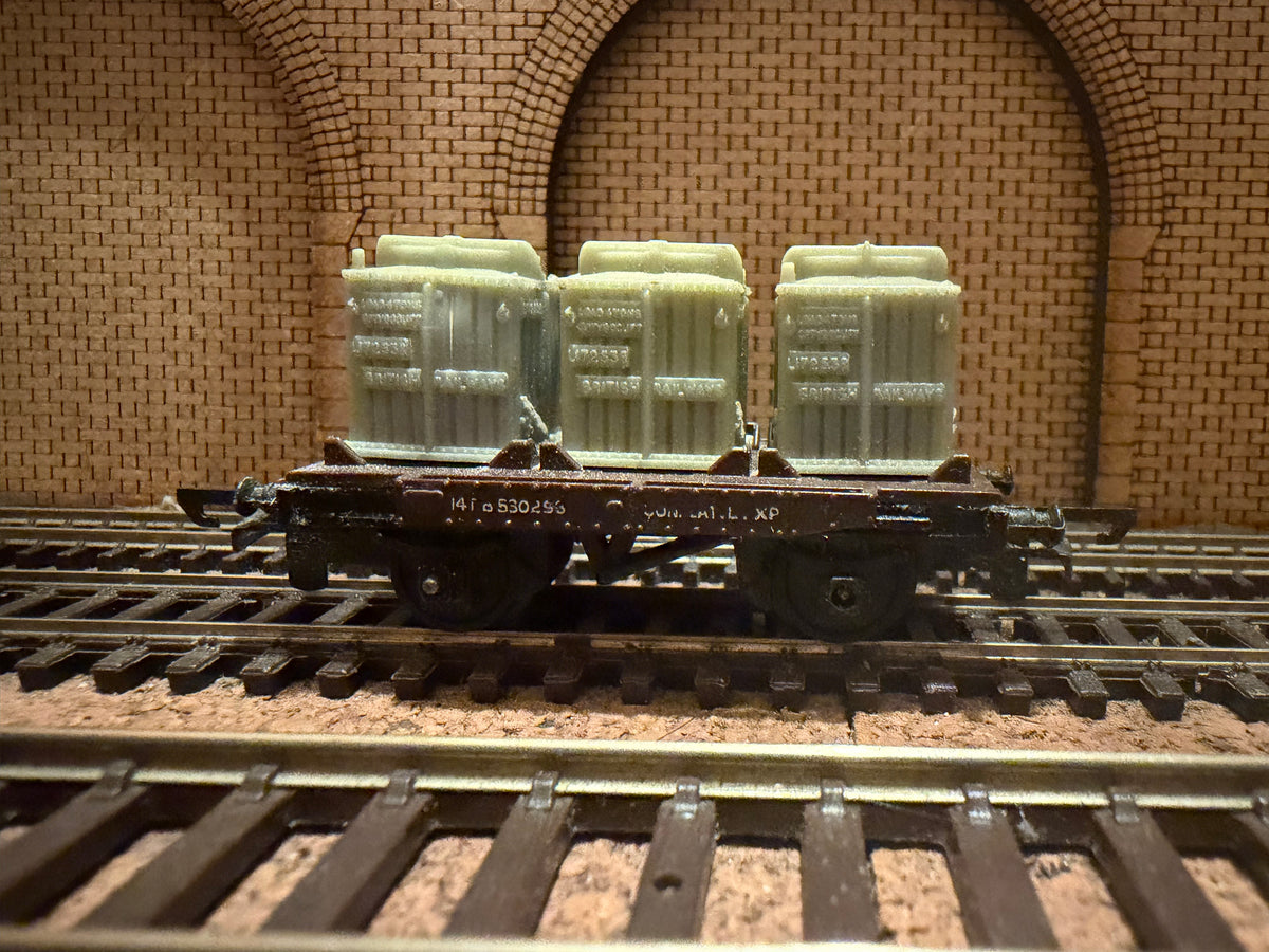 Tri-ang T.276 (TT) British Railways Container Flat No.B530298 in BR Bauxite with Containers 
