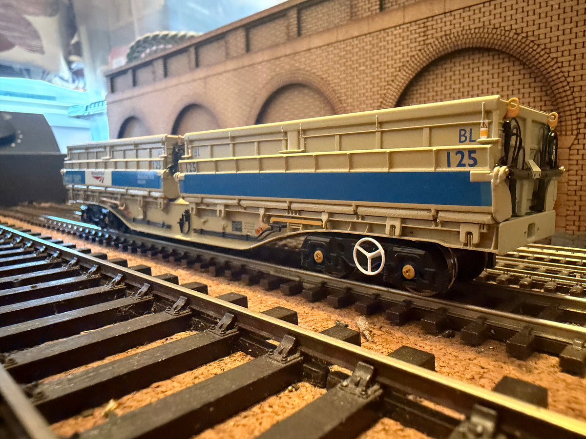 Dapol B859B (OO) Thrall Europa, MRA 57T Bogie Hopper, Full Rake, Pack Of Five in Network Rail Blue and Grey 