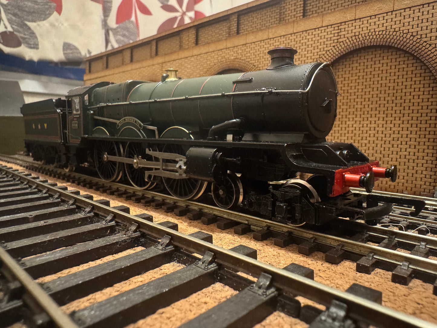Hornby / Royal Doulton R650 (OO) ‘Regal Power’ Special Edition Collectors Set 