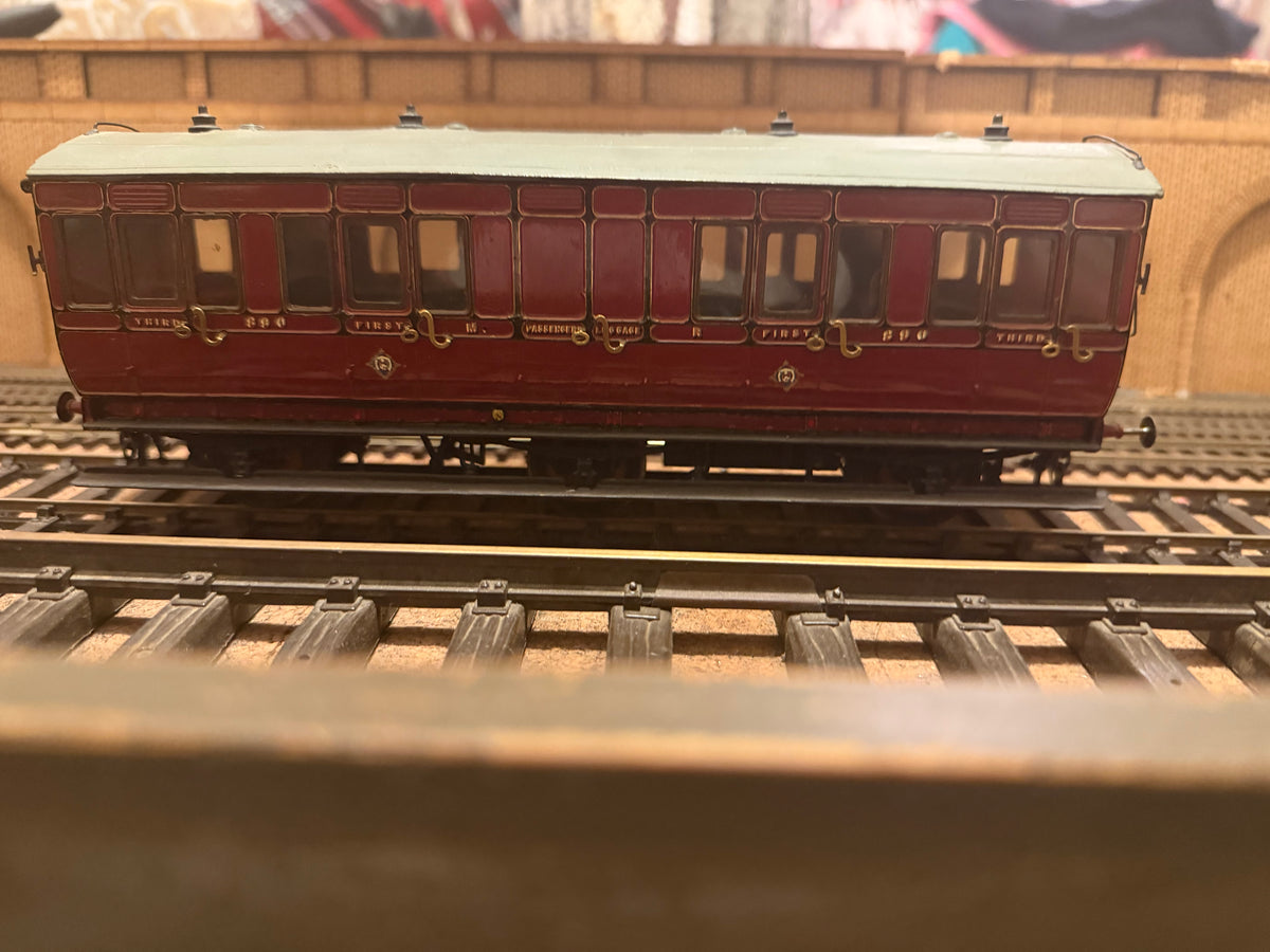 Unknown Manufacturer (O Gauge) Midland Railway Six Wheel Compartment Composite Coach No.890 in Midland Railway lined Crimson Lake. 