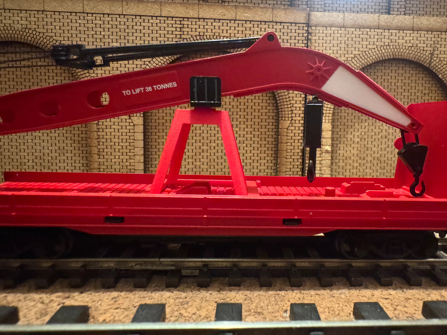 Hornby Railroad R6881 (OO) 38T Diesel Breakdown Crane in British Railways Departmental Livery 
